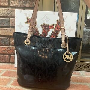 Michael Kors Black and Tan Tote Bag